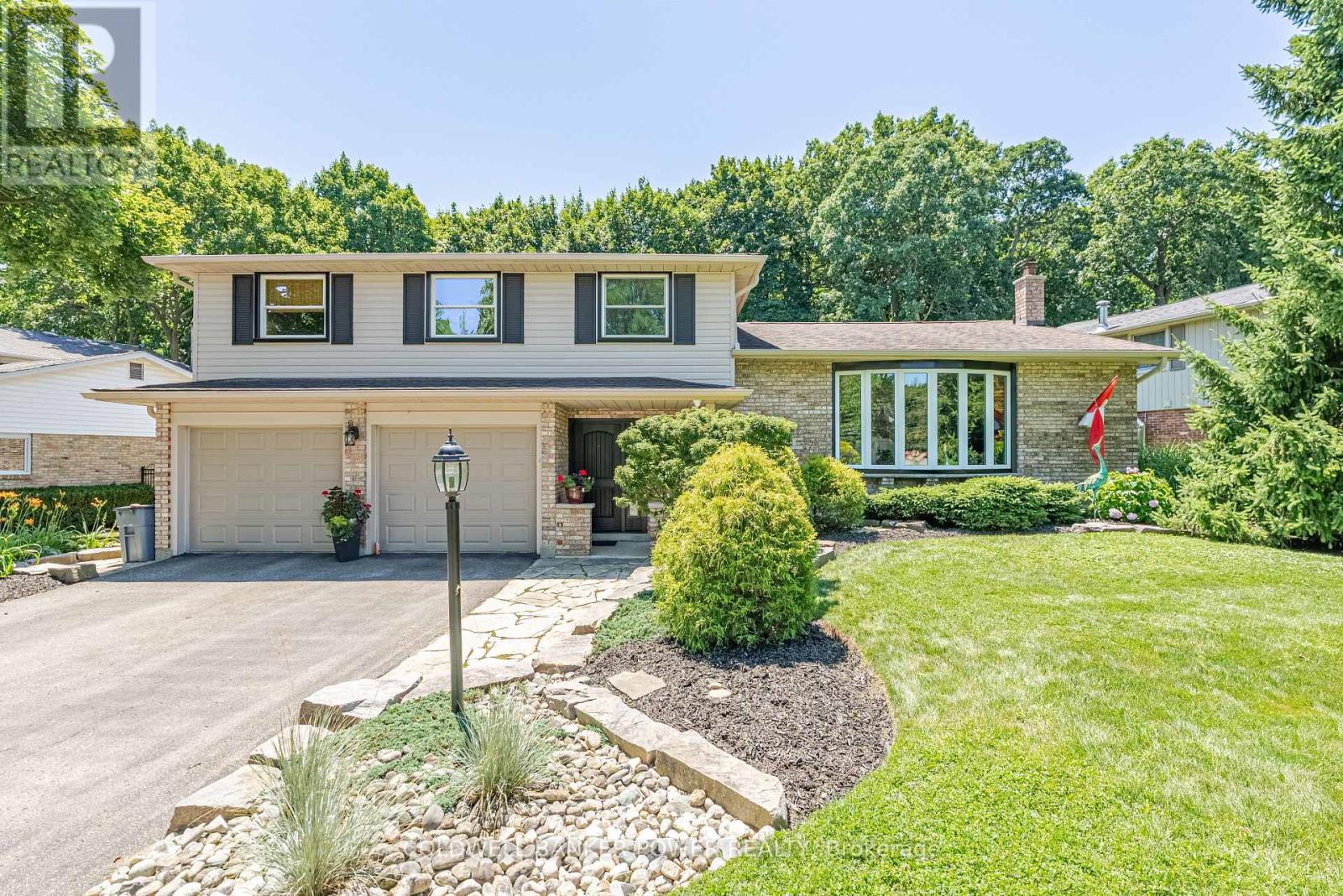 68 Hampton Cres, London, ON N6H 2N9