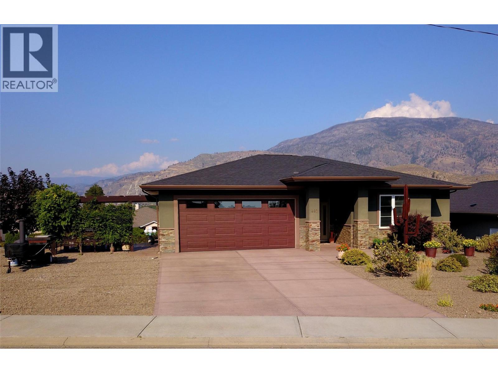 440 Merlot Ave, Oliver, BC V0H 1T4