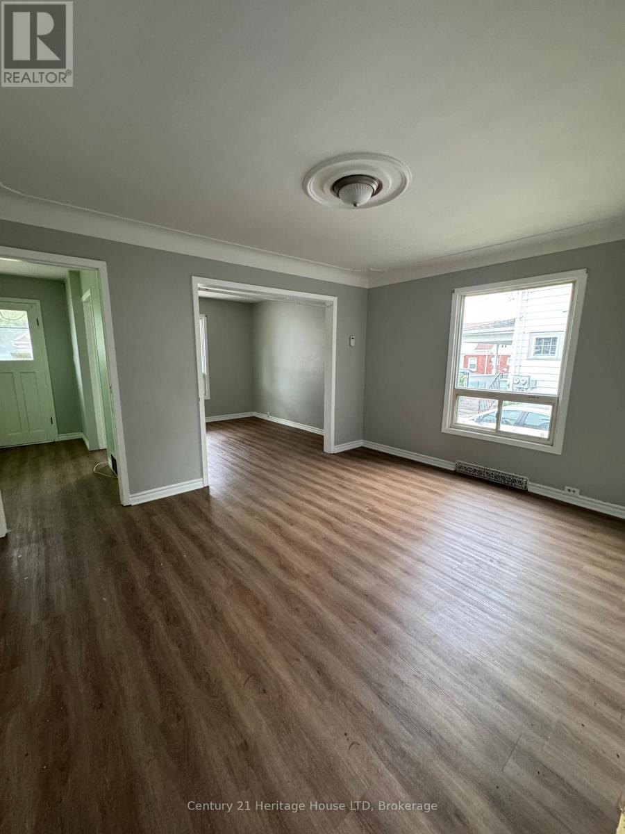 4688 Ryerson Cres, Niagara Falls, ON L2E 1E5