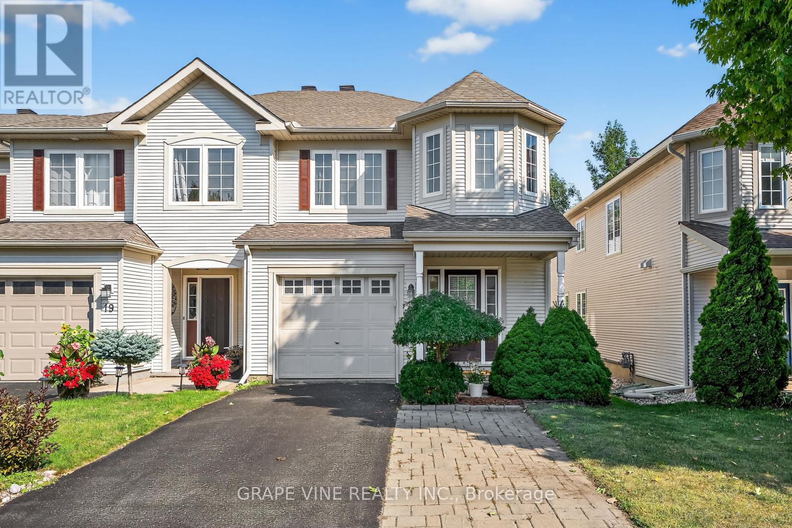 21 Fieldberry Private, Ottawa, ON K2J 5E8