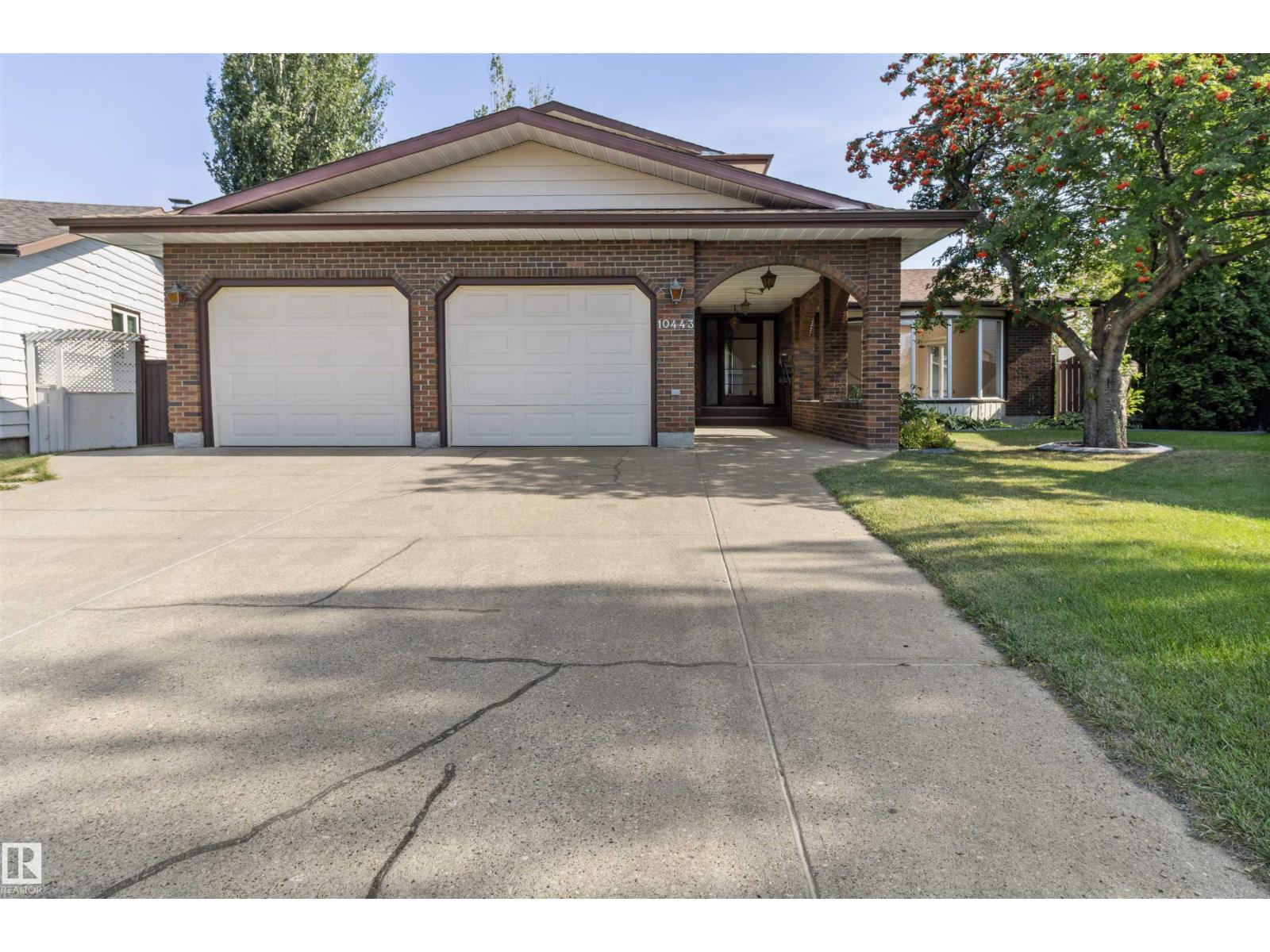 21 Av Nw Unit 10443, Edmonton, AB T6J 5E9
