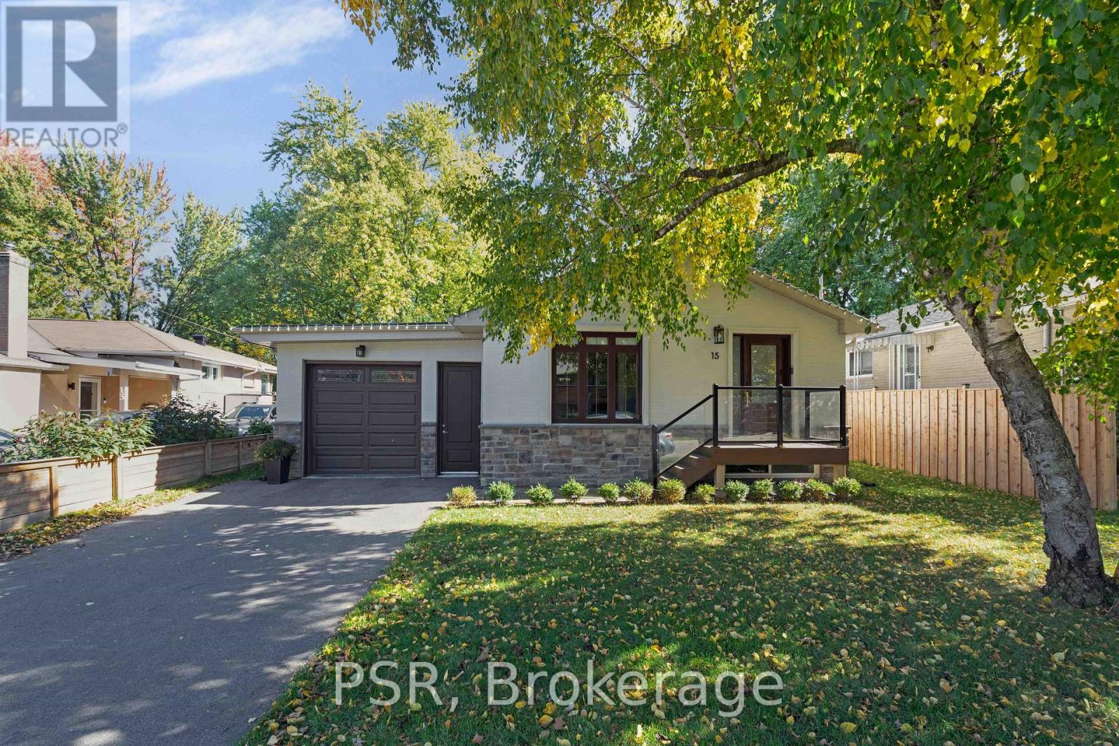 15 Wenderly Dr, Aurora, ON L4G 1V2