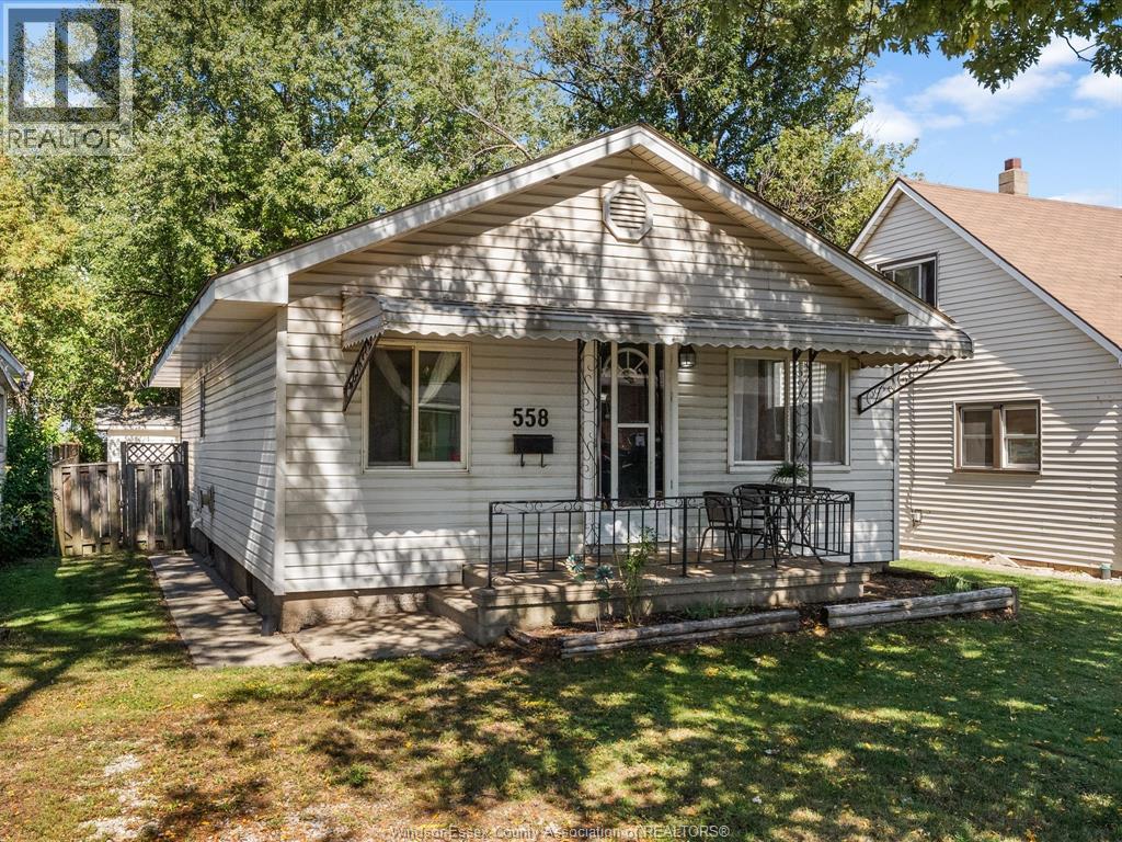 558 Charles St, Windsor, ON N8X 3G3