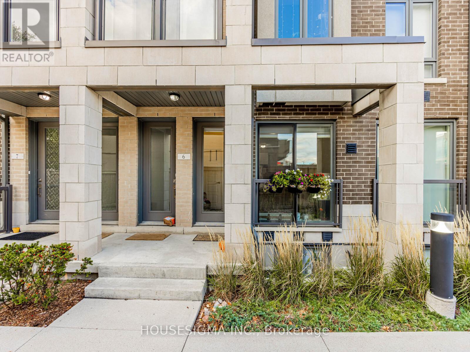 5 713 Lawrence Ave W, Toronto, ON M6A 1B4