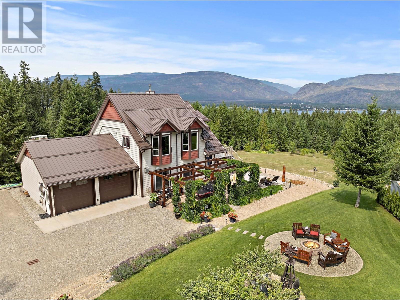 2672 Mckenzie Rd, Sorrento, BC V0E 2W1