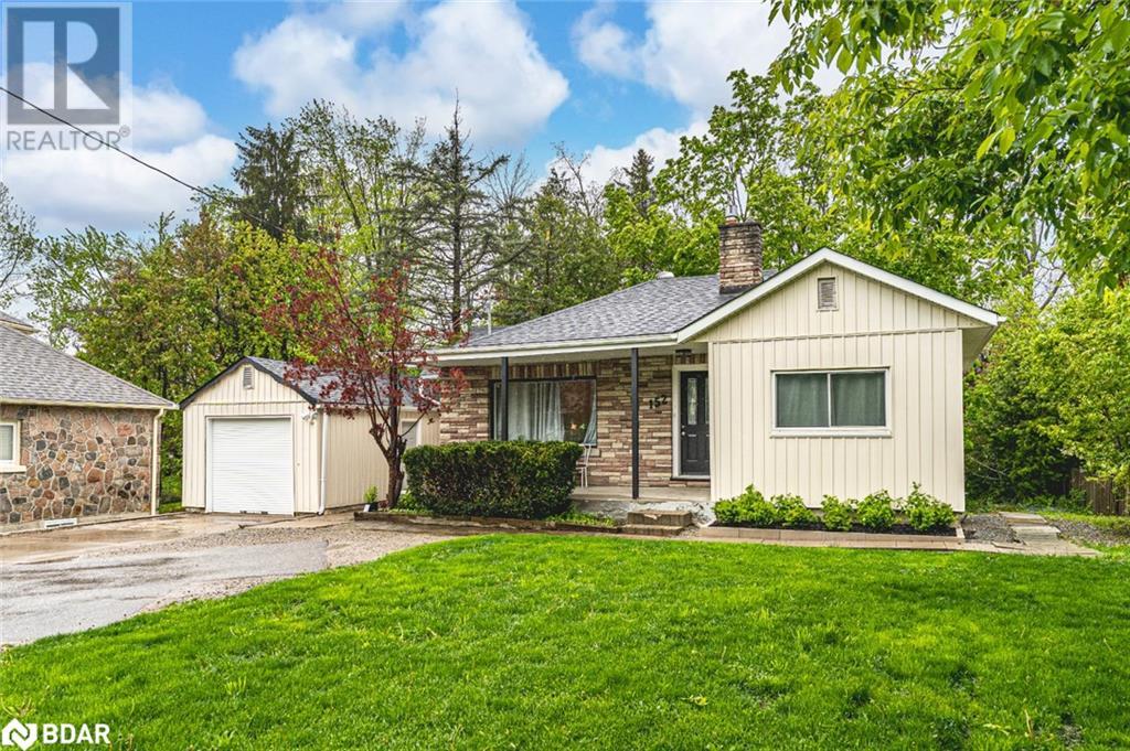 152 Owen St, Barrie, ON L4M 3H9