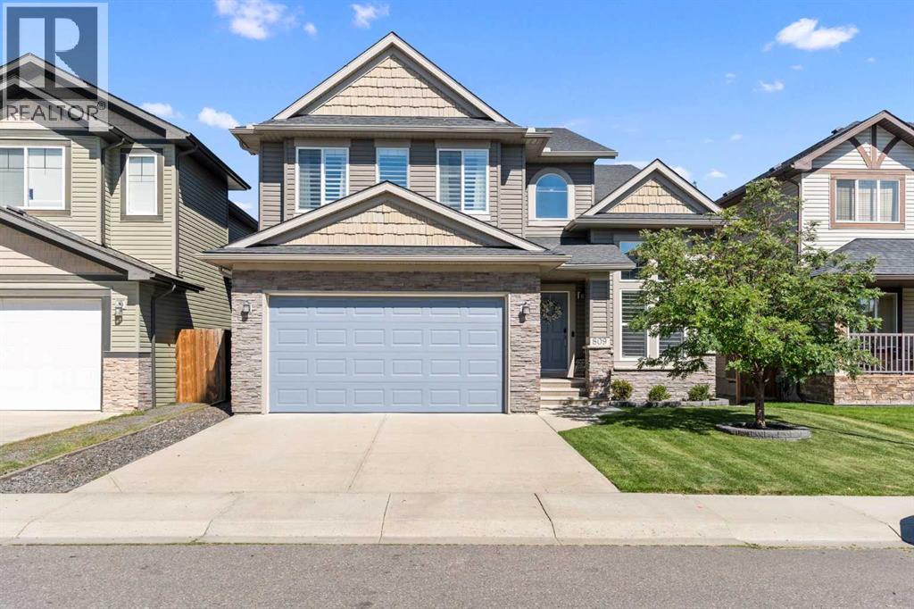 809 Canoe Grn SW, Airdrie, AB T4B 3K6