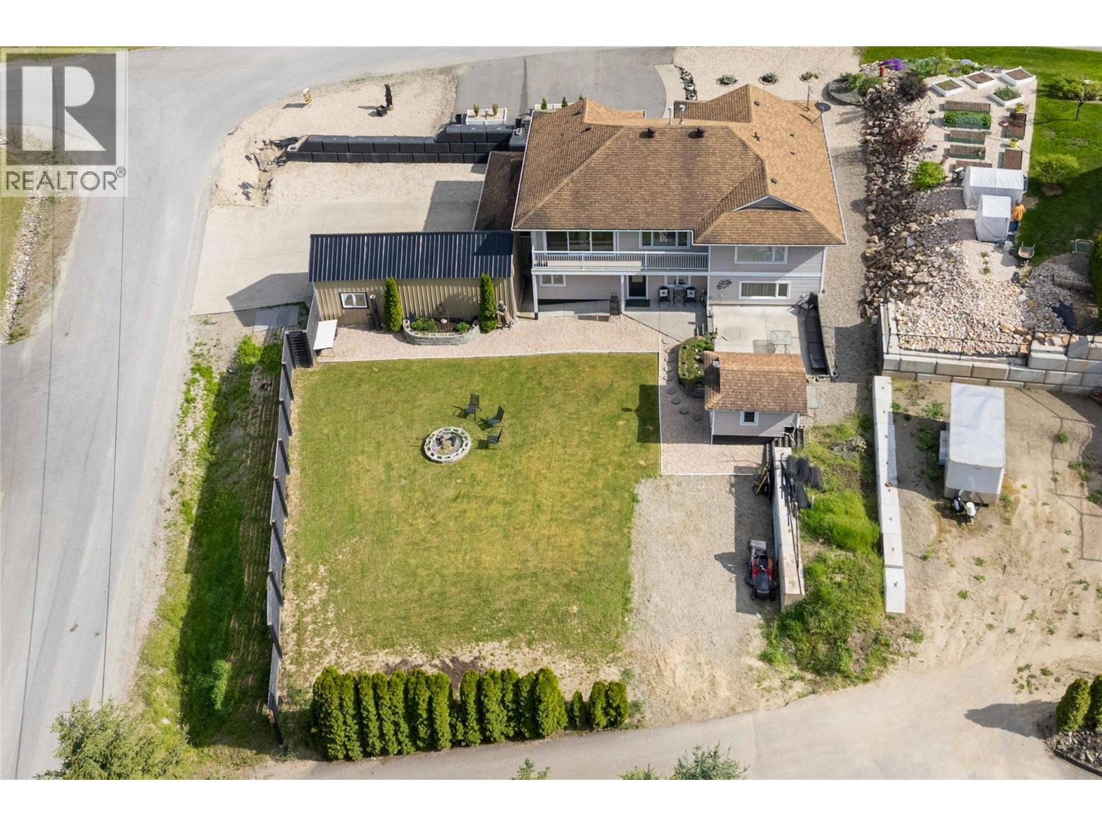 2449 Waverly Pl, Blind Bay, BC V0E 1H2