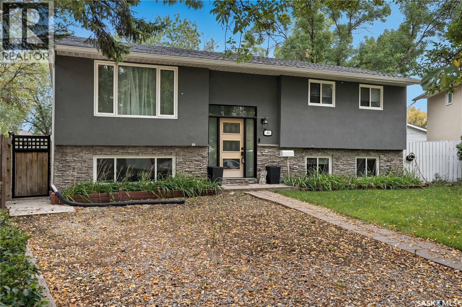43 Woodsworth Cres, Regina, SK S4T 7A9
