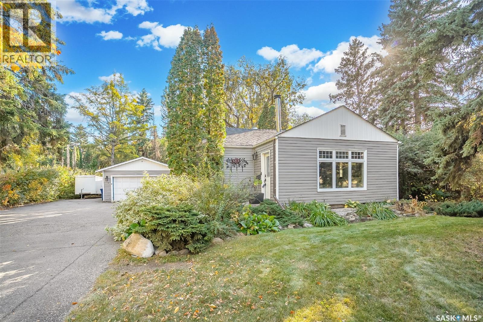 3213 Caen St, Saskatoon, SK S7M 3N9