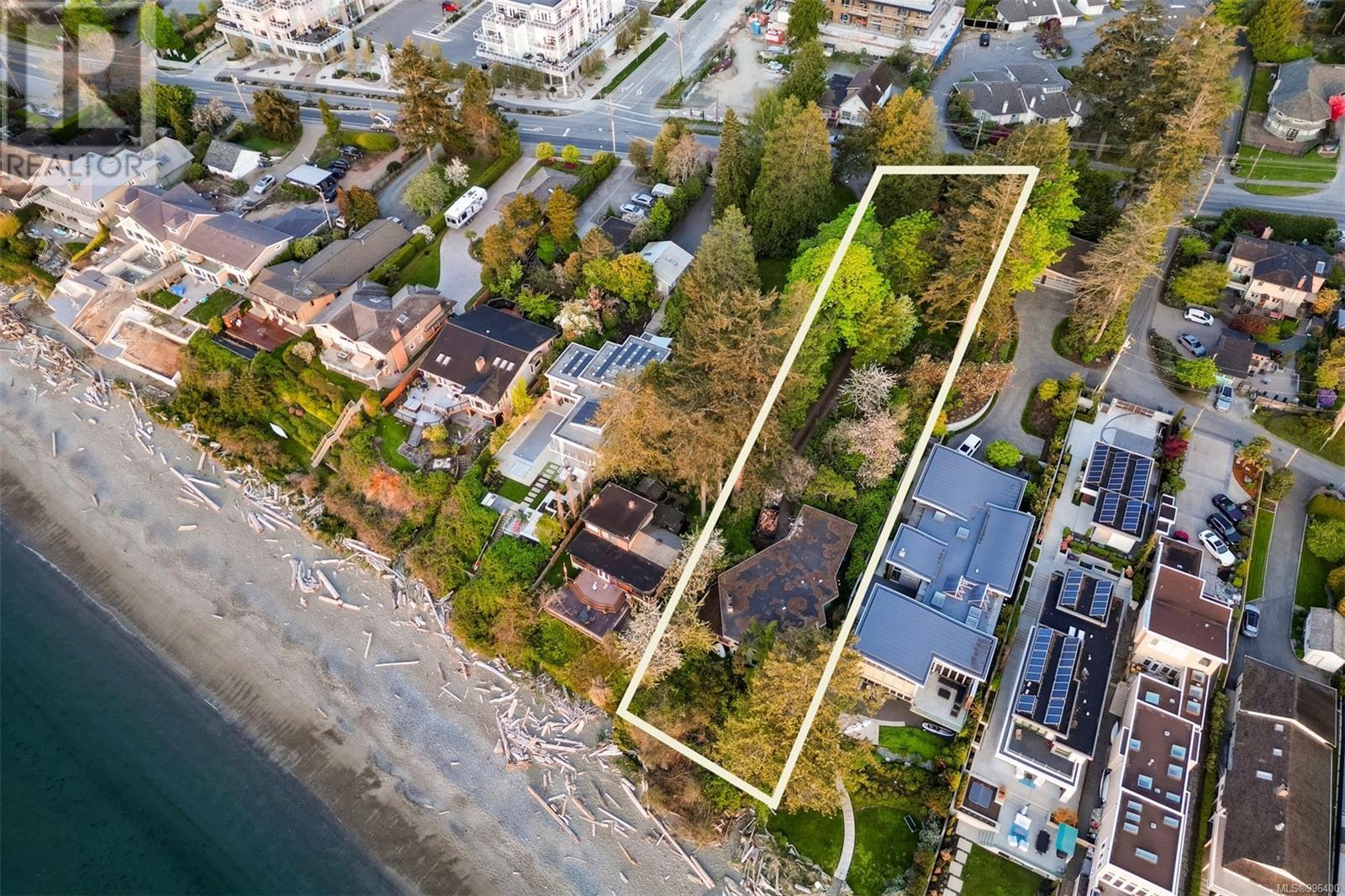 5153 Cordova Bay Rd, Saanich, BC V8Y 2K1