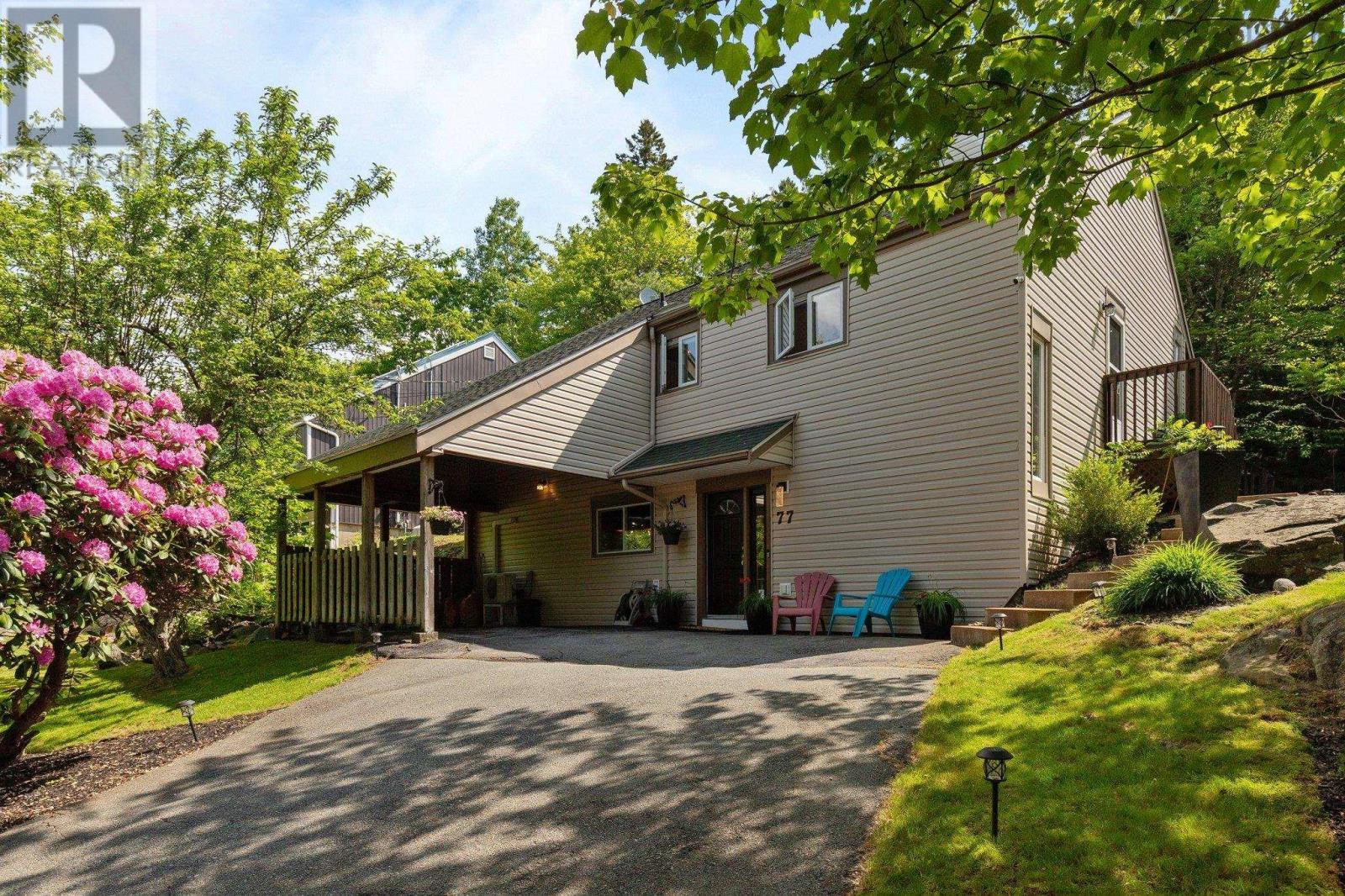 77 Bedford Hills Rd, Bedford, NS B4A 1J8