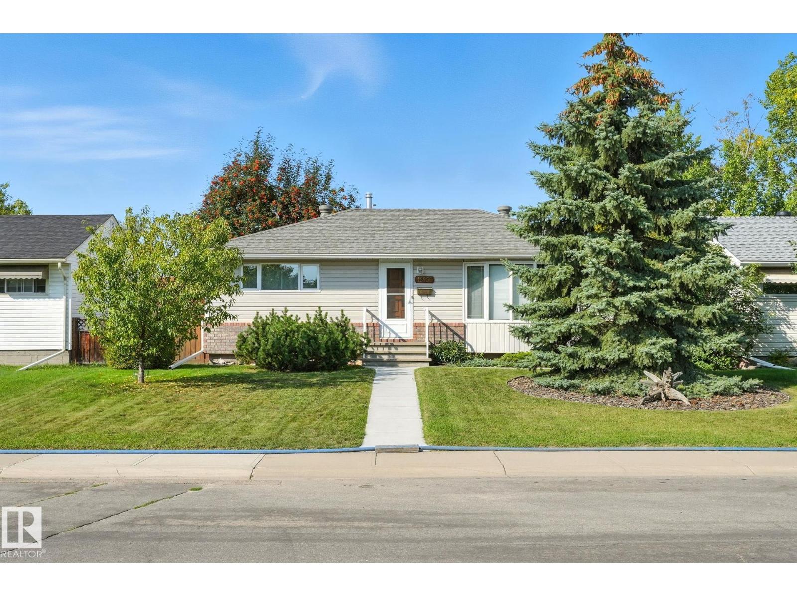 110 Av Nw Unit 15956 #b, Edmonton, AB T5P 1J4