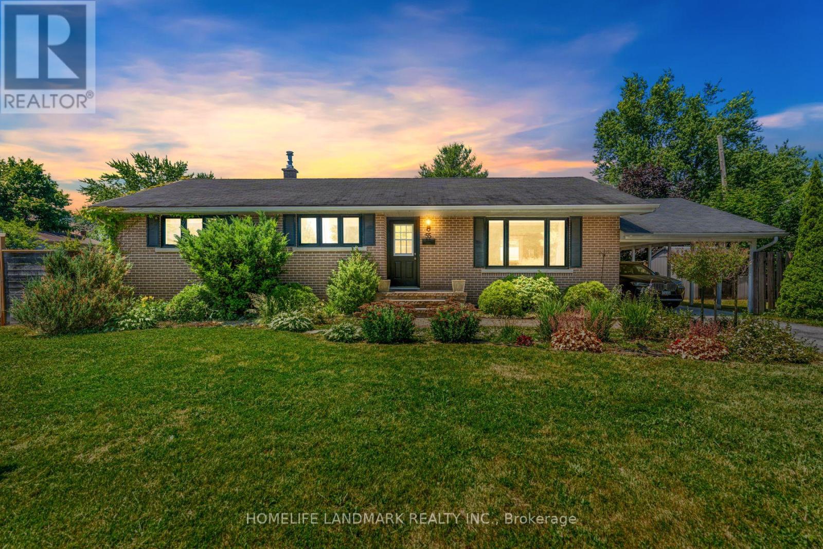 55 Cliff Cres, Kingston, ON K7M 1A9