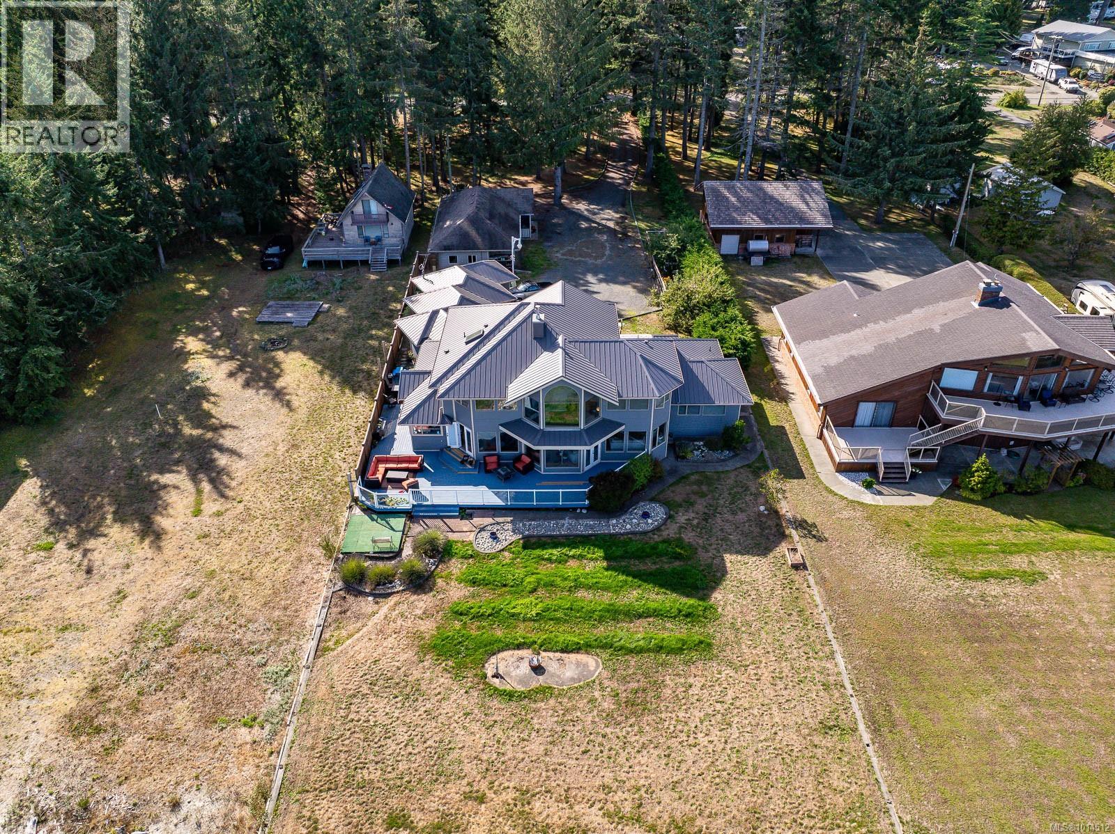 9060 Clarkson Ave, Black Creek, BC V9J 1B3
