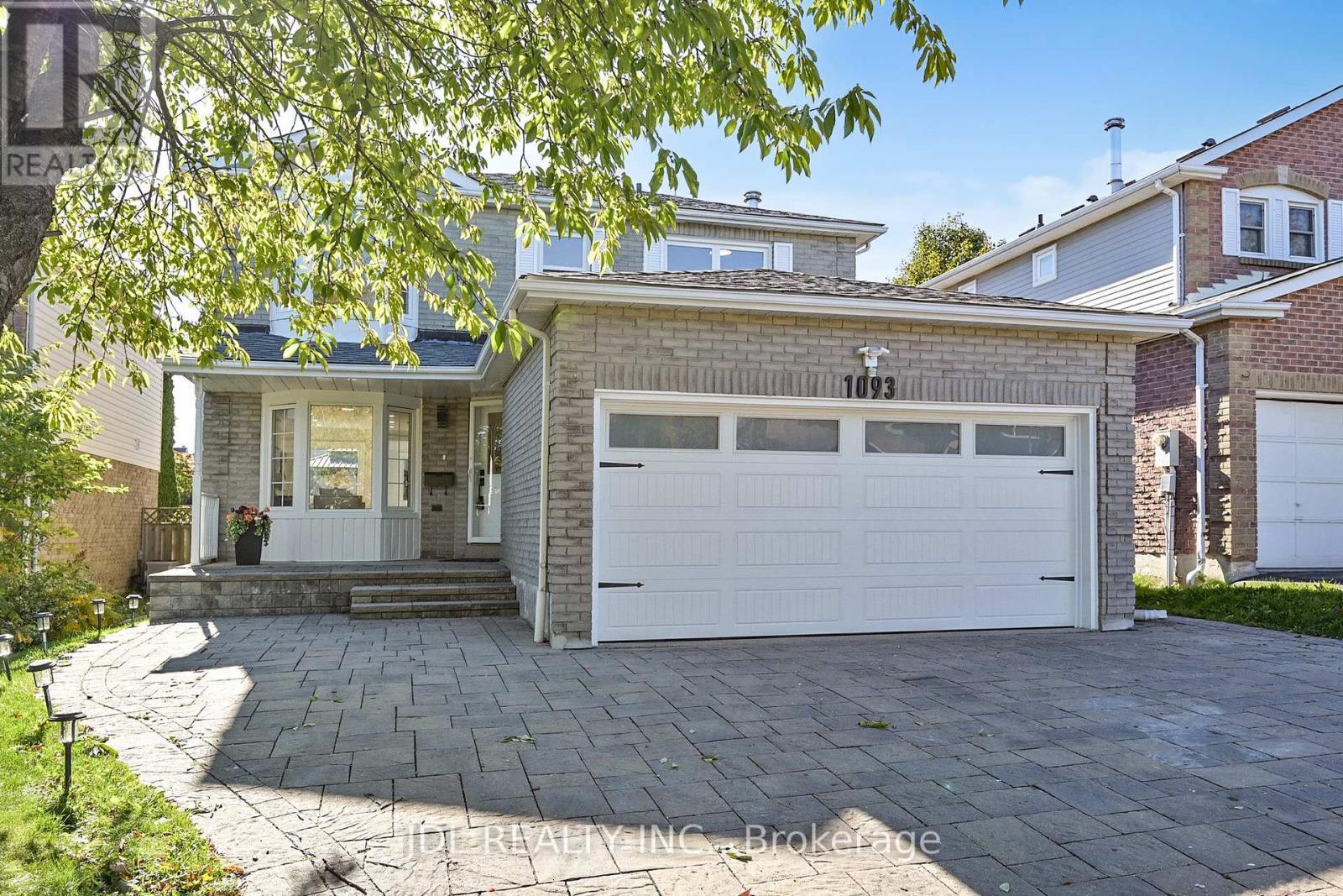 1093 Glenanna Rd, Pickering Liverpool, ON L1V 5B5