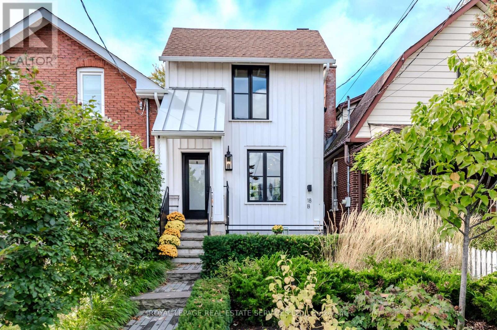 18 Milton St, Toronto, ON M8Y 2X5