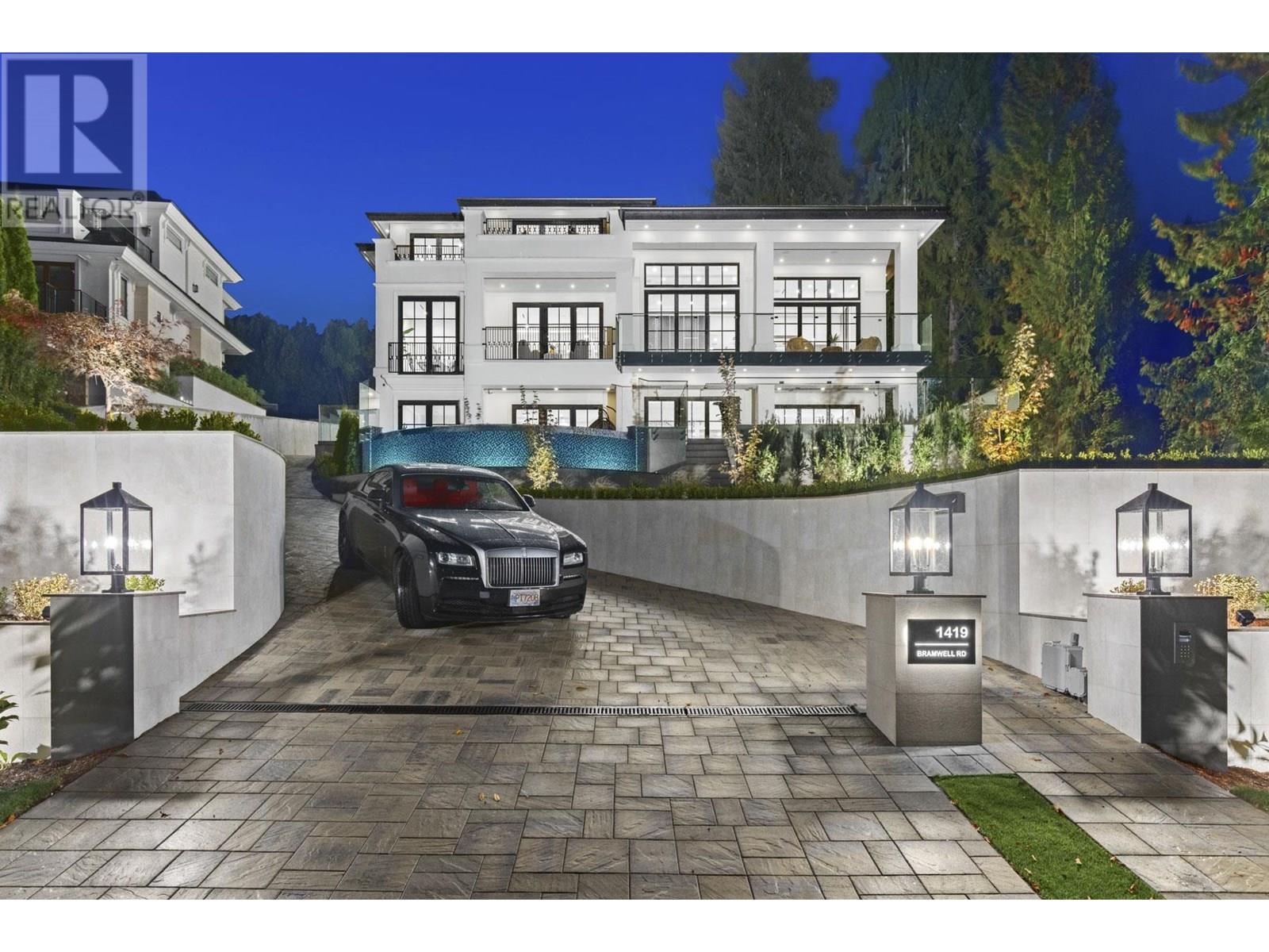 1419 Bramwell Rd, West Vancouver, BC V7S 2N8