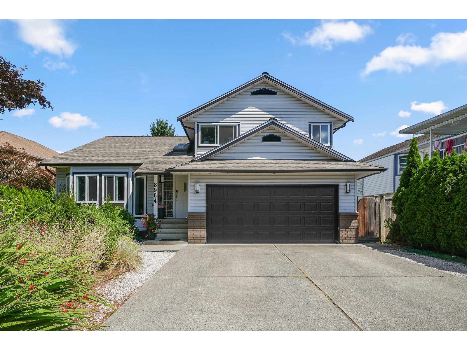 142 Street Unit 8964 #a, Surrey, BC V3V 7T1