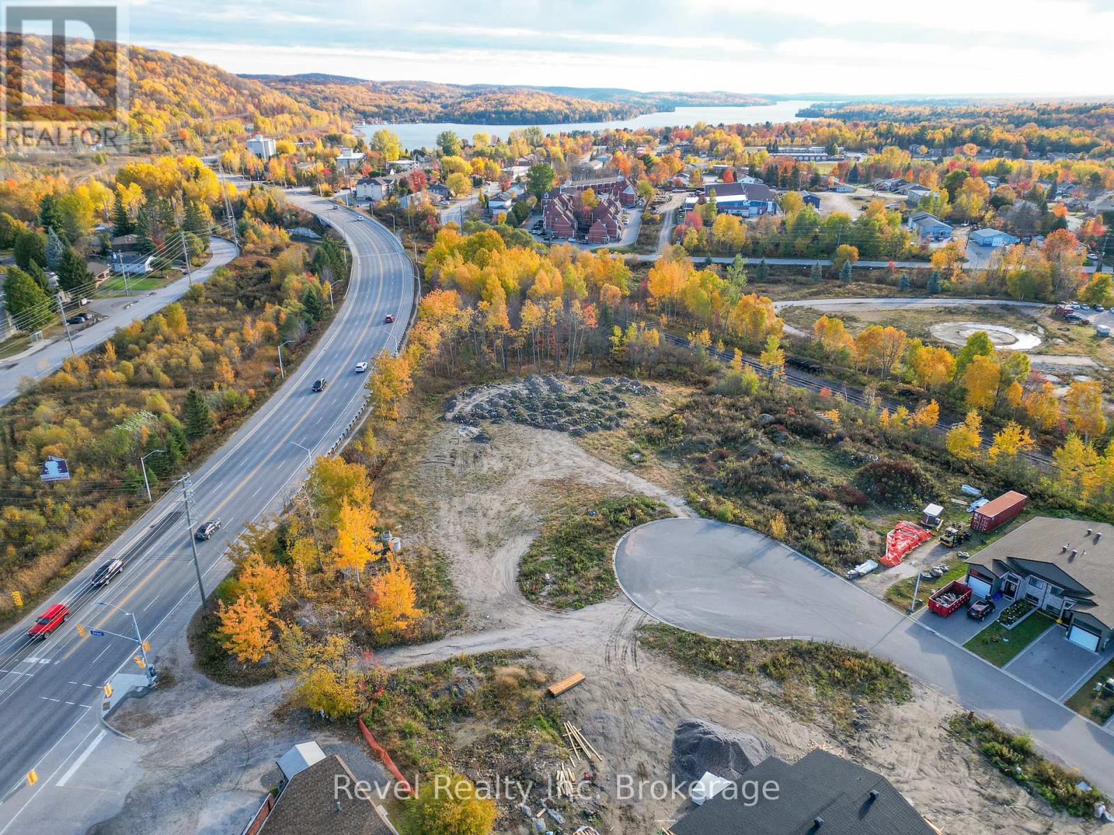 11 Perut Pl, North Bay, ON P1B 9R6