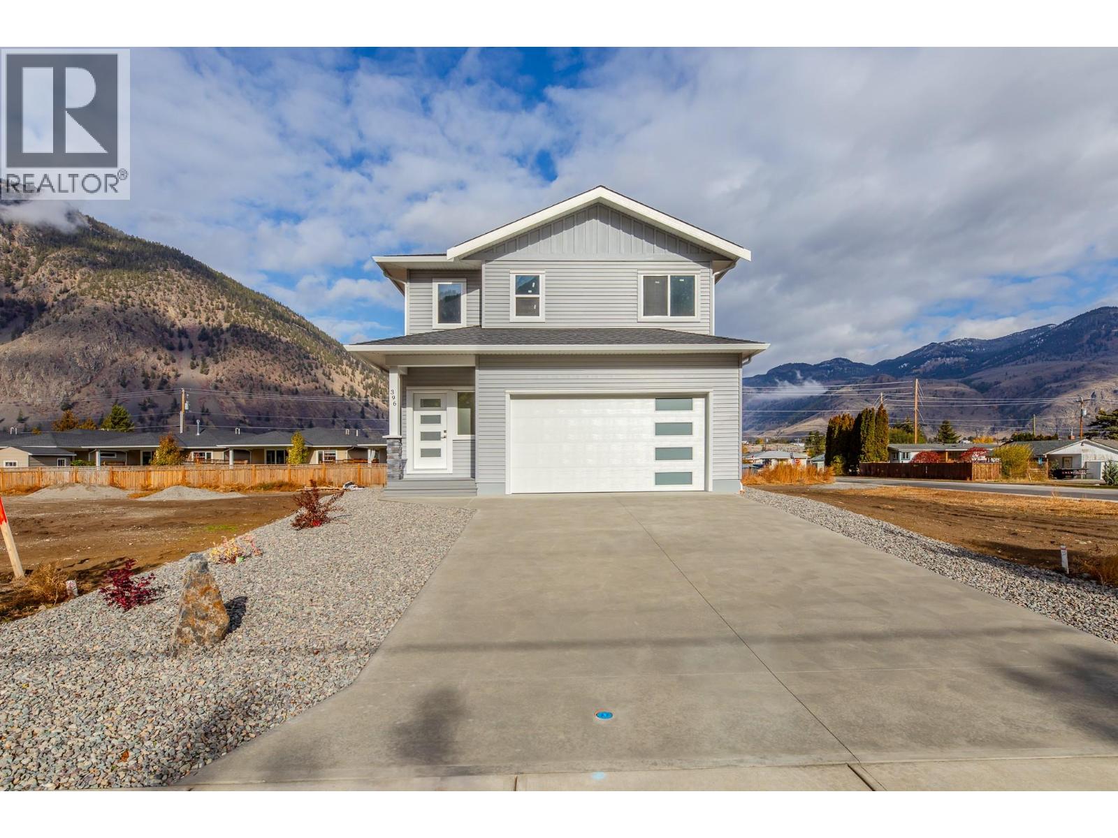396 11 Avenue, Keremeos, BC V0X 1N3