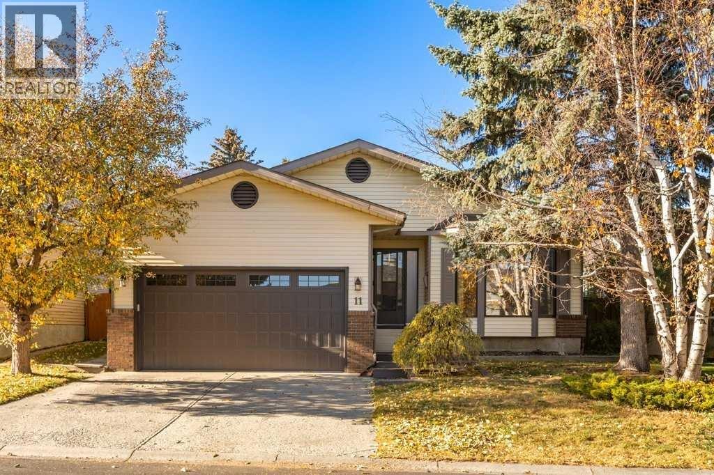 11 Bernard Pl NW, Calgary, AB T3K 2B8