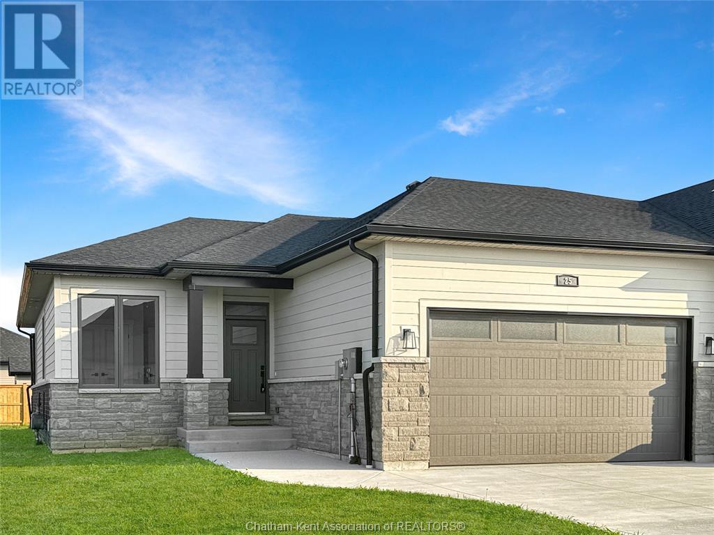 25 Duskridge Rd, Chatham, ON N7L 0G7