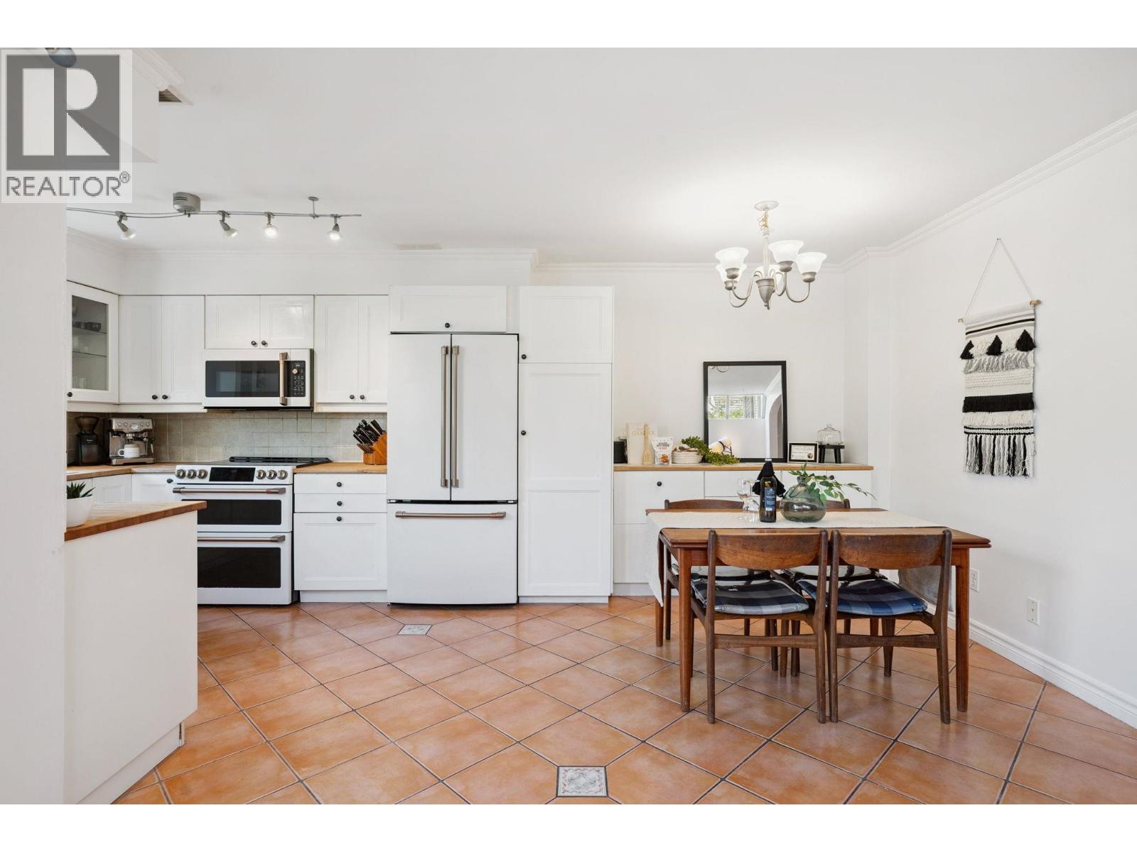 3347 Dewdney Trunk Road Unit 2, Port Moody, BC V3H 2E4