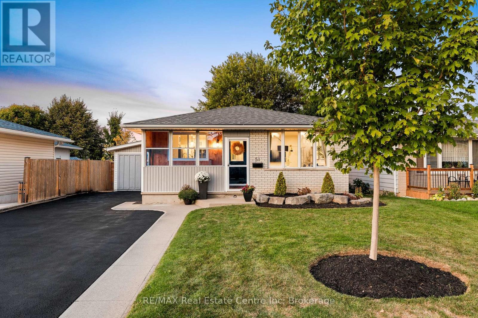 51 Muskoka Dr, Guelph, ON N1E 3M8