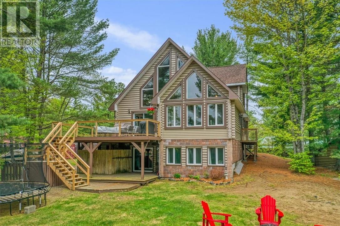 101 Curry Point Rd, Markstay-Warren, ON P0M 1X0
