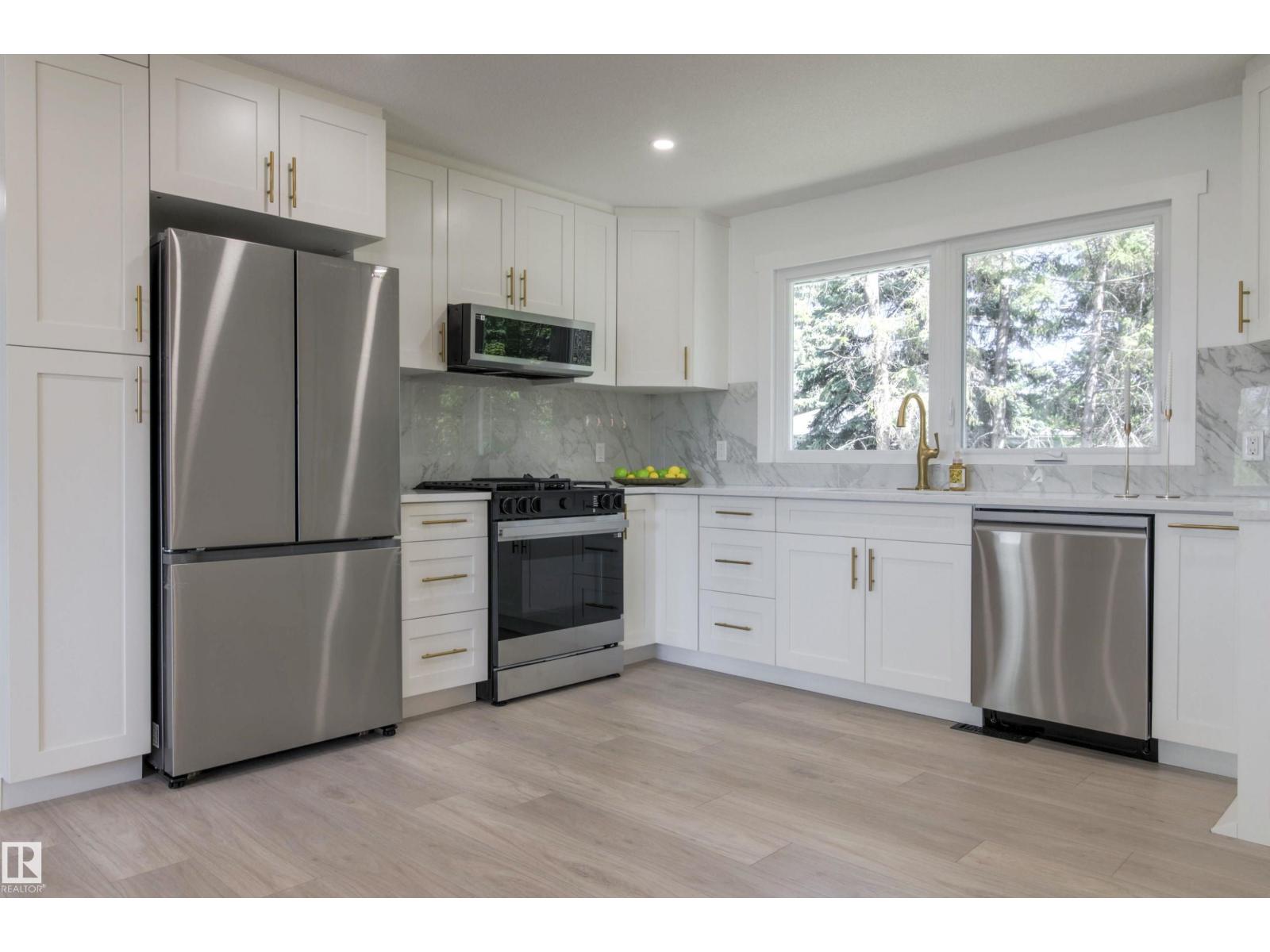 19 Grenfell Ave, St. Albert, AB T8N 0Y9