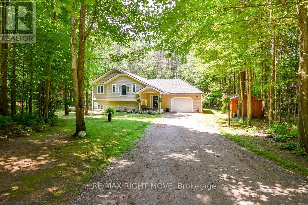 1011 Talbot Trl, Gravenhurst, ON P0E 1N0