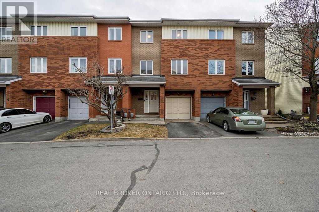 8 Drayton Private, Ottawa, ON K1K 4R1