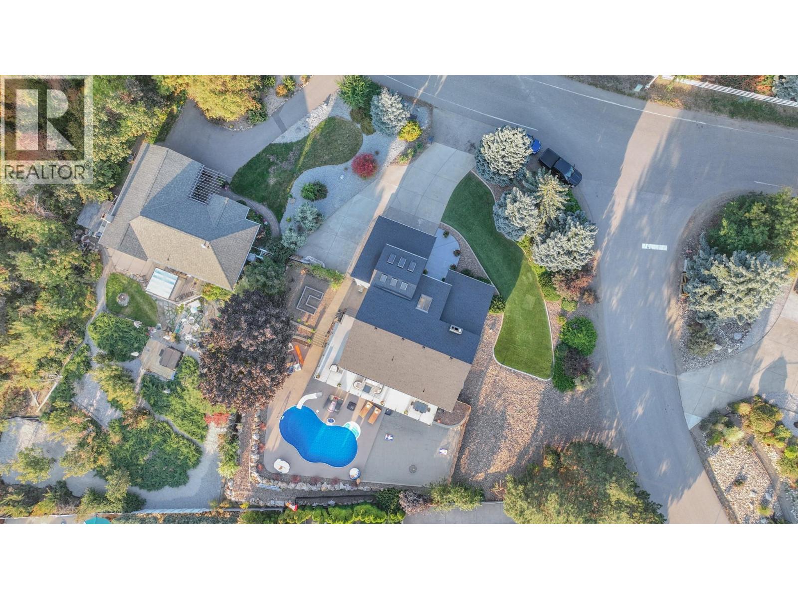 702 Cypress Dr, Coldstream, BC V1B 2X9