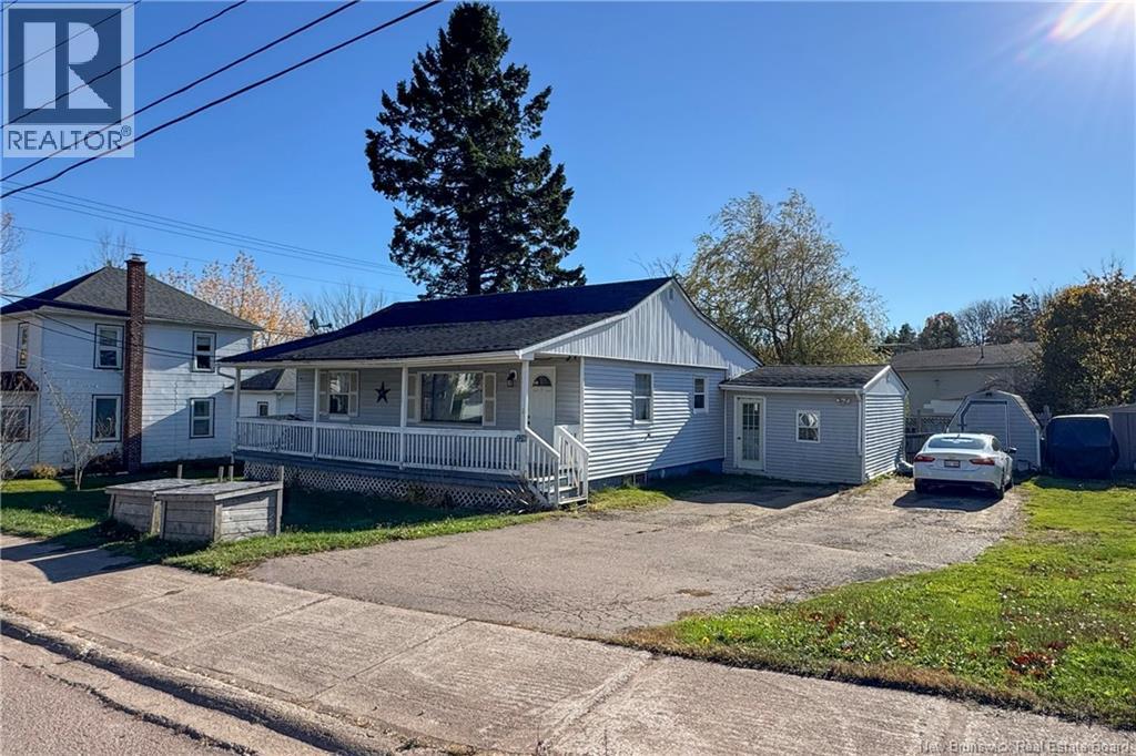 128 York St, Sackville, NB E4L 4S1