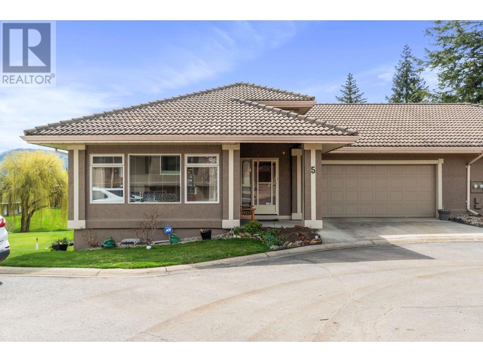 2550 Golf Course Drive Unit 5, Blind Bay, BC V0E 1H1