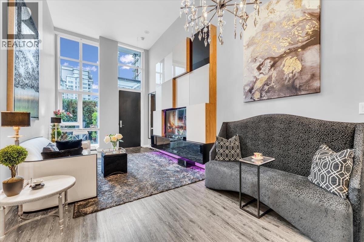 1762 Ontario St, Vancouver, BC V5T 0G2