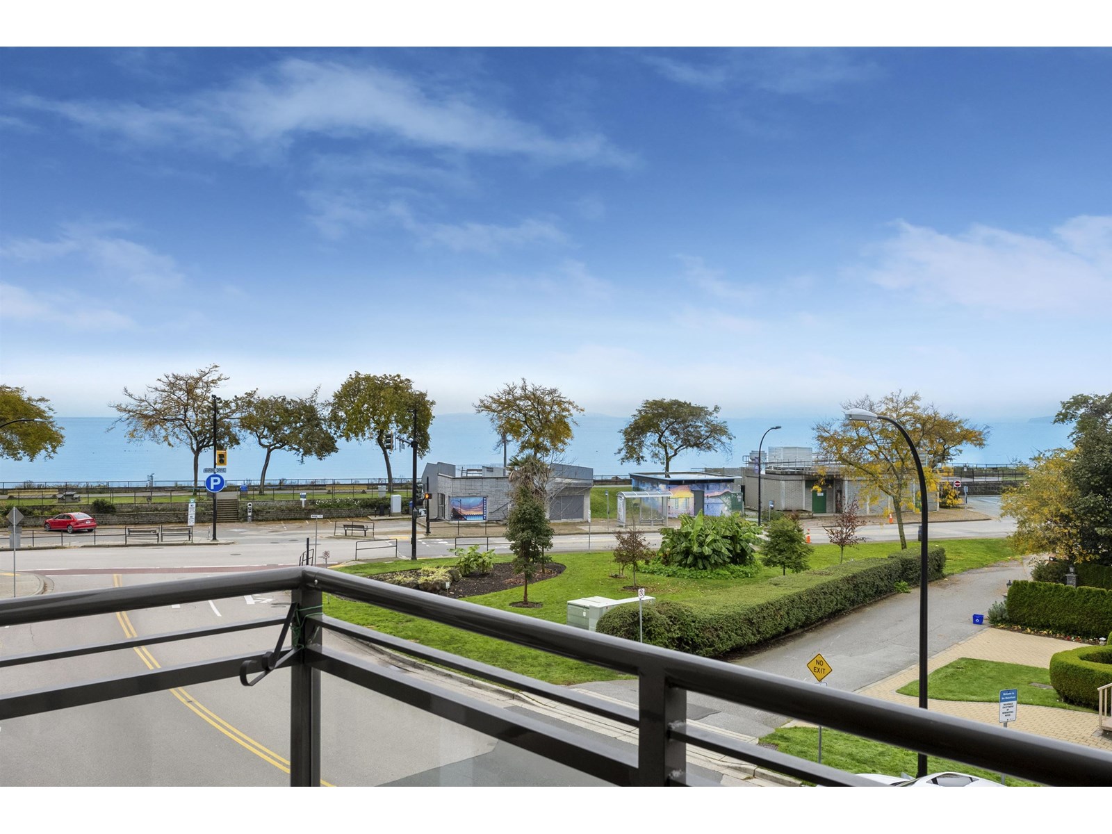 1160 Oxford Street Unit 303, White Rock, BC V4B 0B3