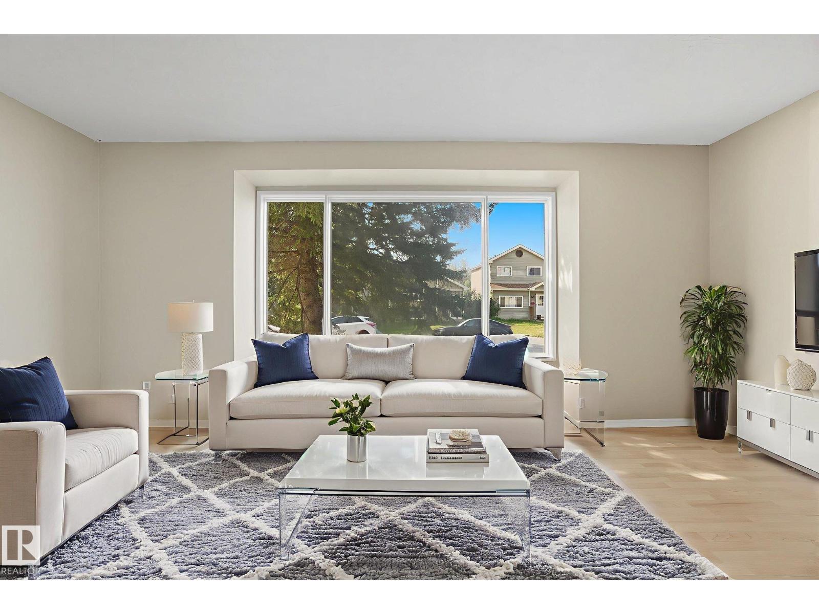 121 Kirkwood Way NW, Edmonton, AB T6L 5J7