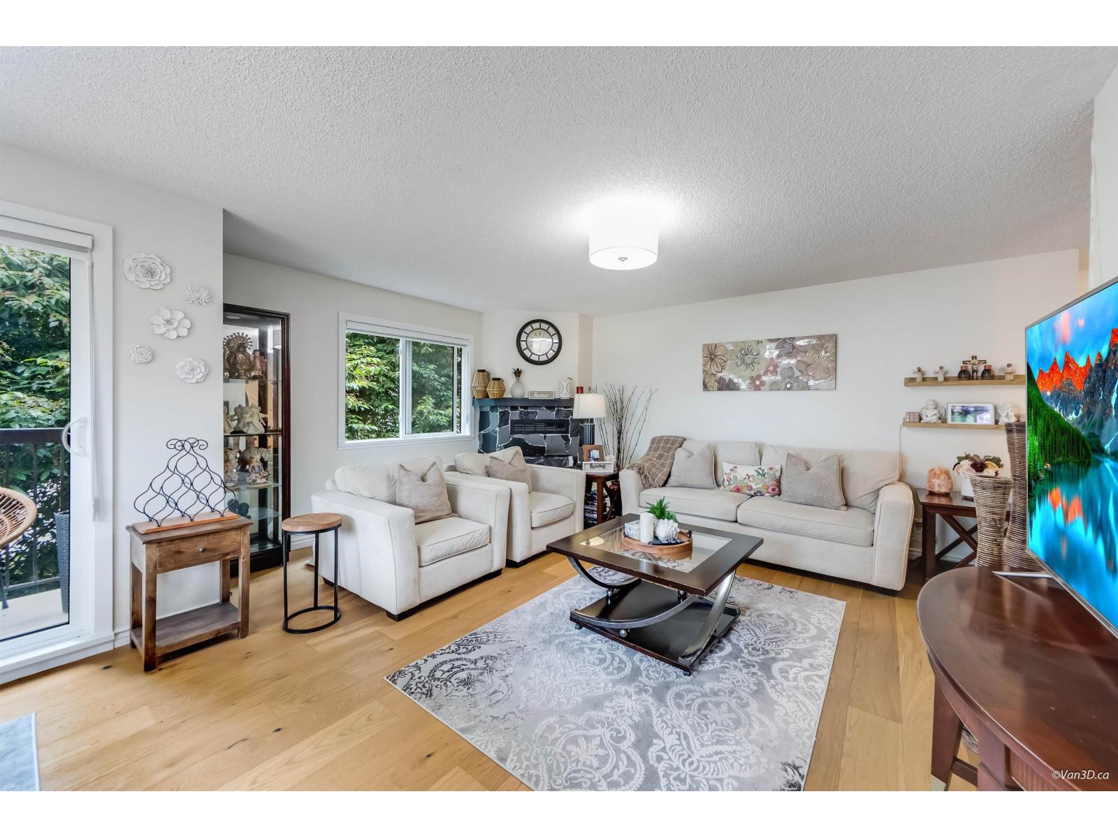 7162 133a Street Unit 205, Surrey, BC V3W 7Z9