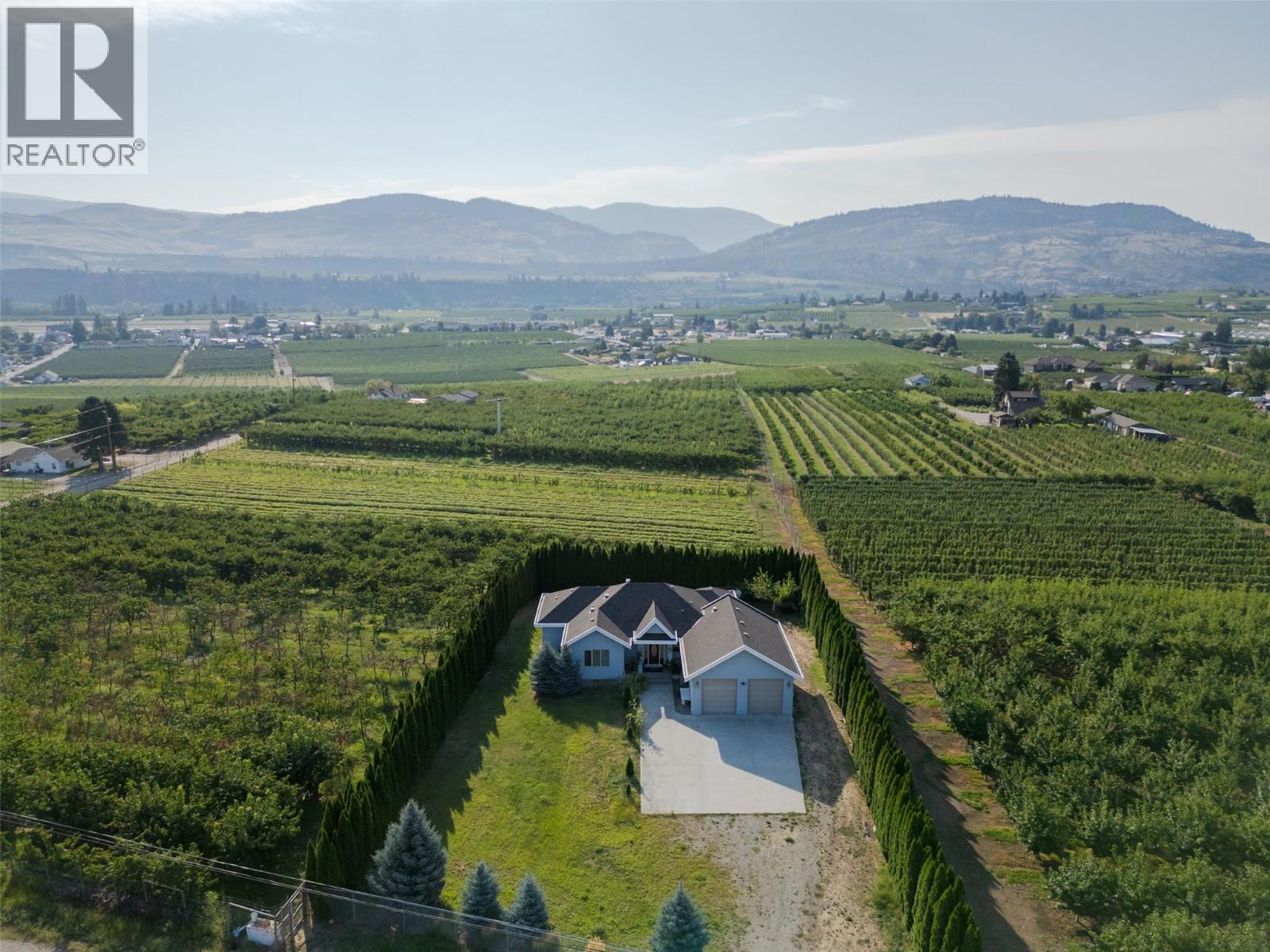 1095 Fairview Rd, Oliver, BC V0H 1T1