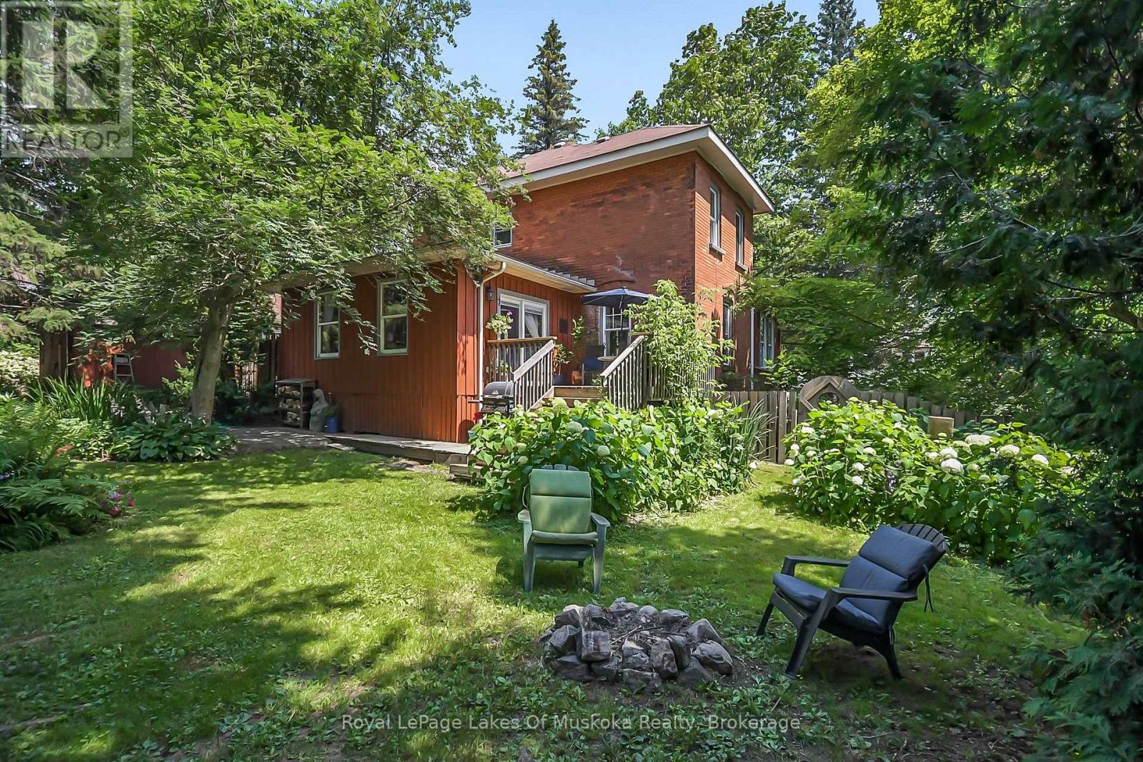 98 Muskoka Rd, Bracebridge, ON P1L 1H4