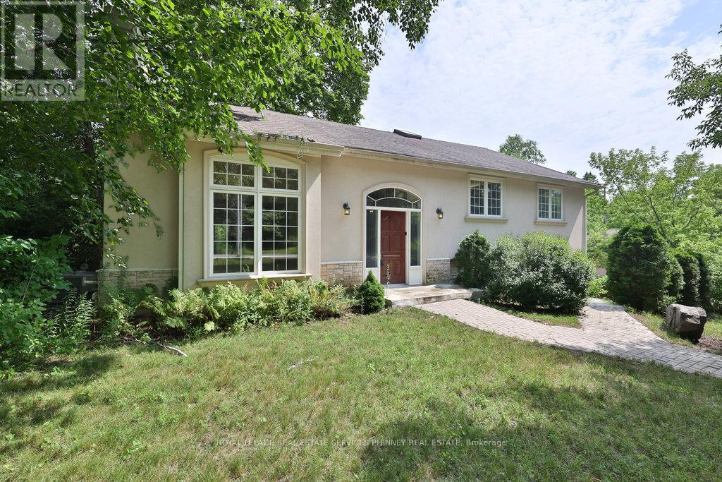 1340 Contour Dr, Mississauga, ON L5H 1B2