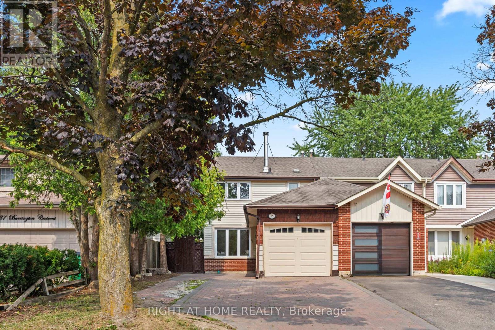 35 Barrington Cres W, Brampton, ON L6Z 1N2