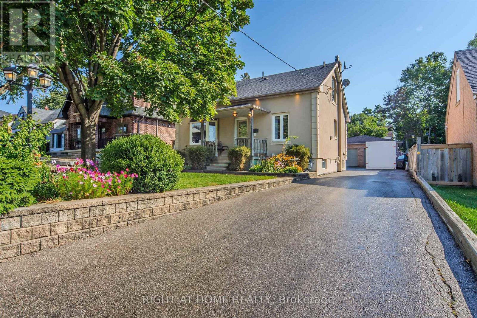 7 Adele Ave, Toronto Downsview-roding-cfb, ON M3L 1J2