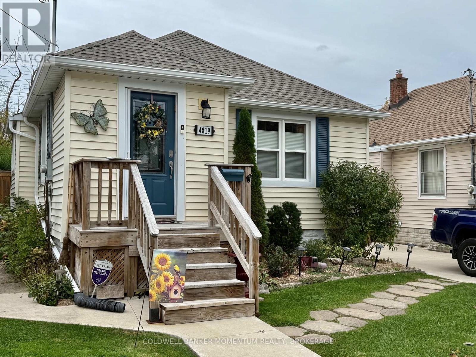 4819 Sixth Ave, Niagara Falls, ON L2E 4T8