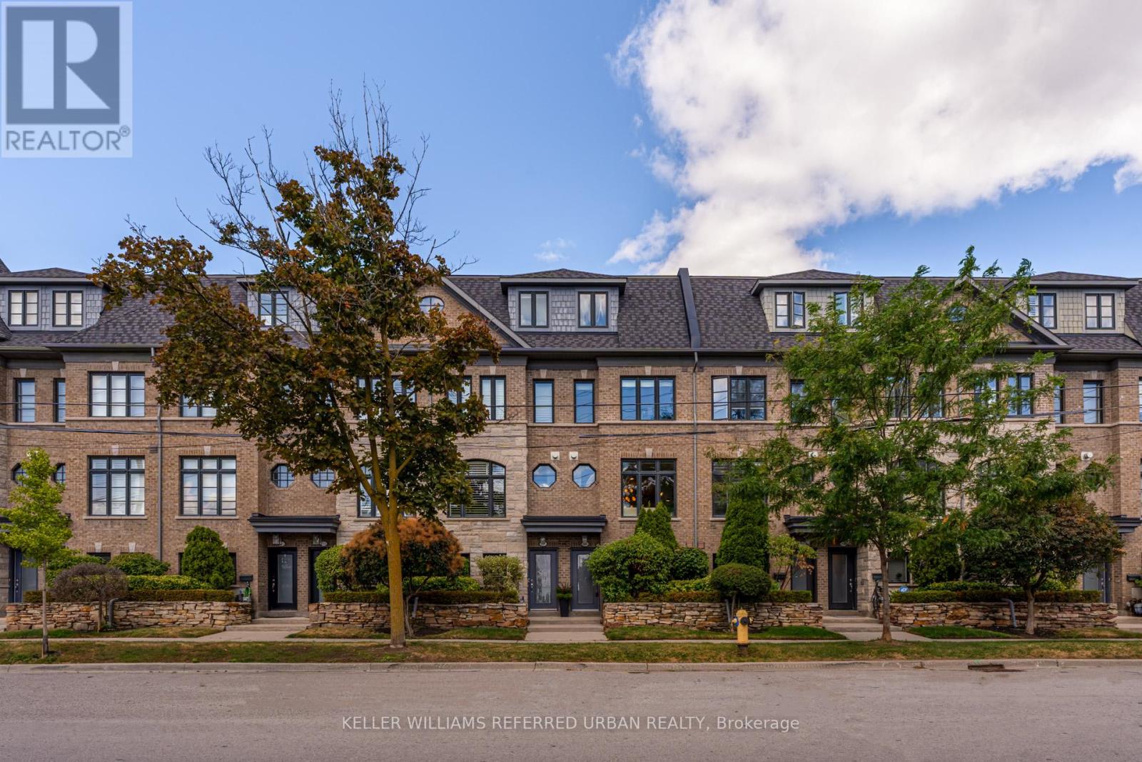 270 Bering Ave #a, Toronto, ON M8Z 3A3