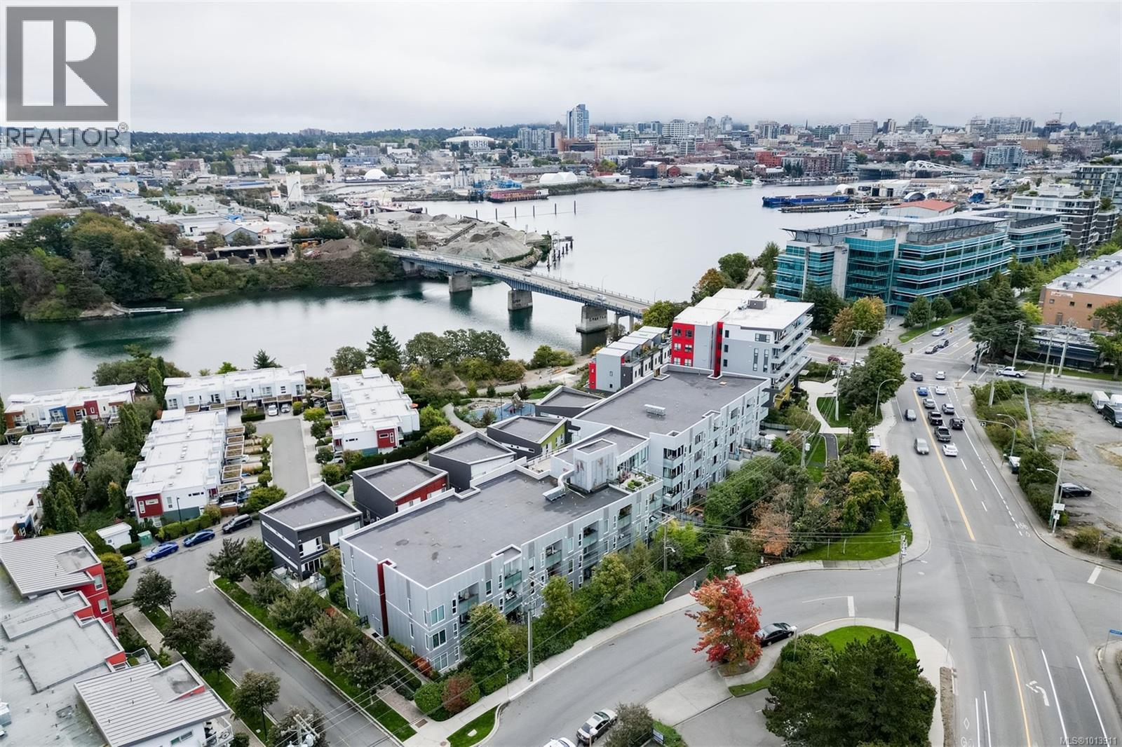 767 Tyee Rd Unit 206 Rd, Victoria, BC V9A 0G5