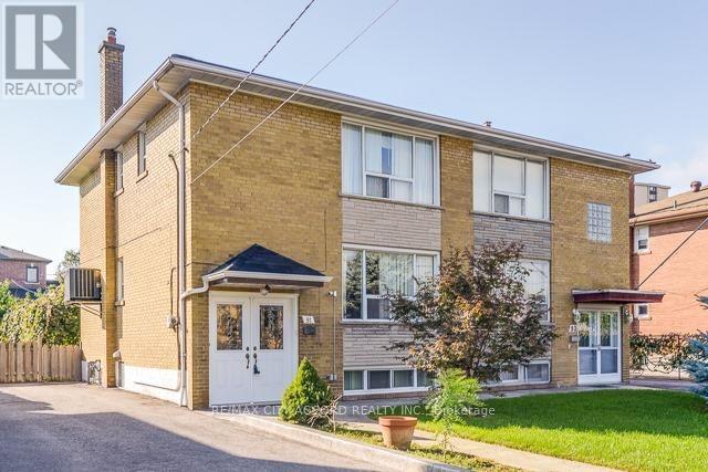 91 Pamille Pl, Toronto, ON M6M 3B1