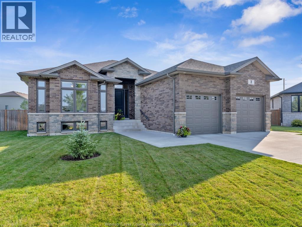 2 Olive Dr, Leamington, ON N8H 0E7